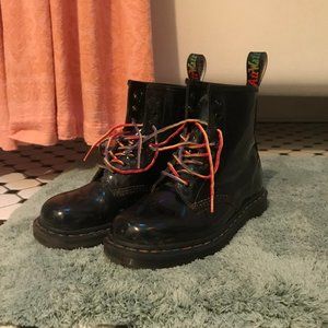 DOC MARTENS 1460 RAINBOW PATENT